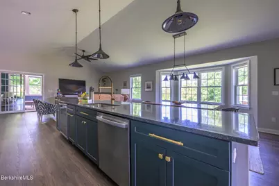 4 Fawn Ln, Pittsfield, MA 01201 - Photo 15