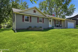 47 Ingalls Rd, Cheshire, MA 01225 - Photo 1