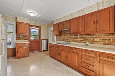 57 North St, North Adams, MA 01247 - Photo 37
