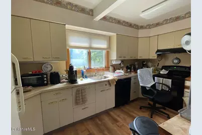 24 Richmond Ave, Pittsfield, MA 01201 - Photo 23