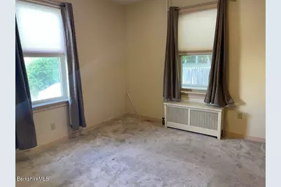 24 Richmond Ave, Pittsfield, MA 01201 - Photo 11