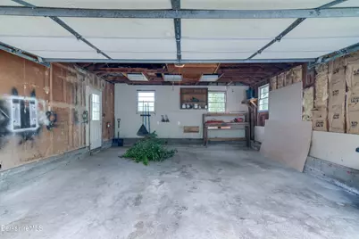 547 Onota St, Pittsfield, MA 01201 - Photo 3