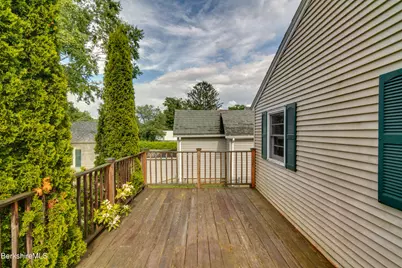 547 Onota St, Pittsfield, MA 01201 - Photo 21