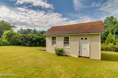 547 Onota St, Pittsfield, MA 01201 - Photo 19