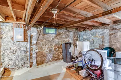 547 Onota St, Pittsfield, MA 01201 - Photo 23