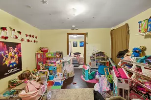 123 Francis St, North Adams, MA 01247 - Photo 9