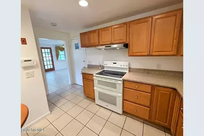 555 Williams St, Pittsfield, MA 01201 - Photo 7