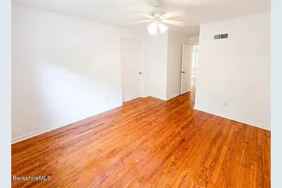555 Williams St, Pittsfield, MA 01201 - Photo 17