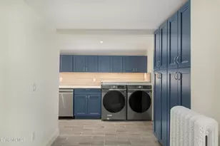 83 Chestnut St, North Adams, MA 01247 - Photo 11
