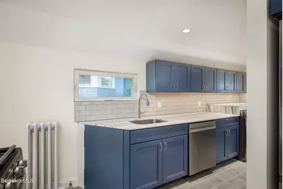 83 Chestnut St #upper, North Adams, MA 01247 - Photo 5