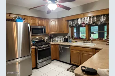 1188 West St, Pittsfield, MA 01201 - Photo 3