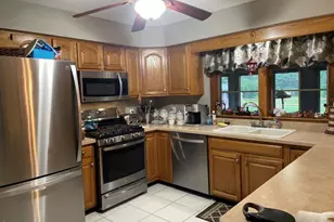 1188 West St, Pittsfield, MA 01201 - Photo 3