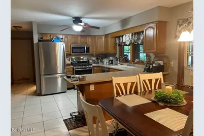 1188 West St, Pittsfield, MA 01201 - Photo 5