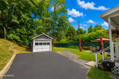 112 Plunkett St, Pittsfield, MA 01201 - Photo 27