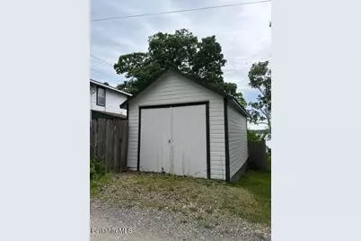 70 Sunrise St, Lanesborough, MA 01237 - Photo 9