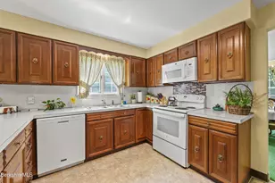 48 Brookside Dr, Pittsfield, MA 01201 - Photo 17