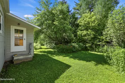 34 Cummings Ave, Pittsfield, MA 01201 - Photo 33