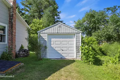 34 Cummings Ave, Pittsfield, MA 01201 - Photo 35
