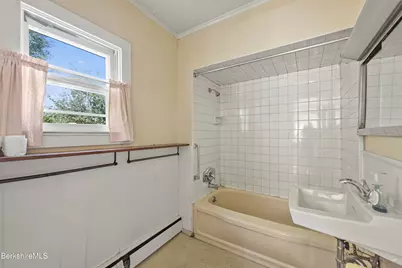 34 Cummings Ave, Pittsfield, MA 01201 - Photo 25