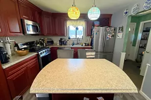 202 Beekman Dr, Agawam, MA 01001 - Photo 7