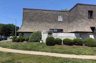 202 Beekman Dr, Agawam, MA 01001 - Photo 3