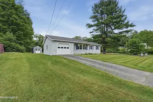 184 Melbourne Rd, Pittsfield, MA 01201 - Photo 3