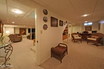 576 Holmes Rd, Pittsfield, MA 01201 - Photo 39