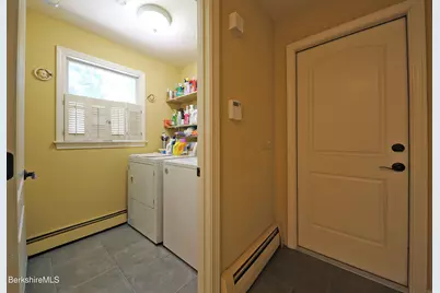 576 Holmes Rd, Pittsfield, MA 01201 - Photo 21