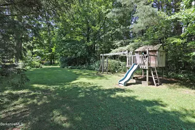 576 Holmes Rd, Pittsfield, MA 01201 - Photo 45