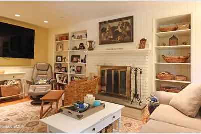 576 Holmes Rd, Pittsfield, MA 01201 - Photo 17