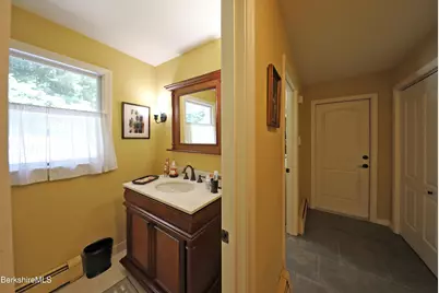 576 Holmes Rd, Pittsfield, MA 01201 - Photo 23