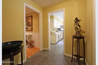 576 Holmes Rd, Pittsfield, MA 01201 - Photo 23
