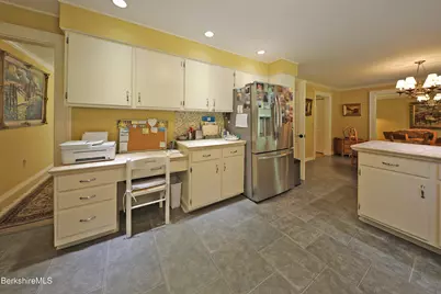 576 Holmes Rd, Pittsfield, MA 01201 - Photo 7