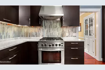 145 Leona Dr, Pittsfield, MA 01201 - Photo 9