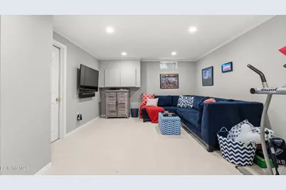 145 Leona Dr, Pittsfield, MA 01201 - Photo 29