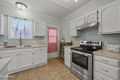 49A Arnold Place, North Adams, MA 01247 - Photo 11