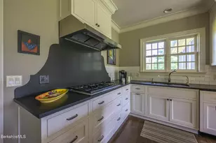 36 Yale Hill Rd, Stockbridge, MA 01262 - Photo 11