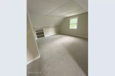 48 Plastics Ave, Pittsfield, MA 01201 - Photo 9