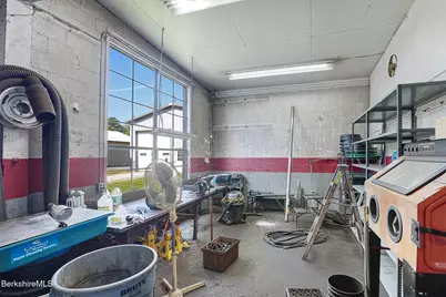 1955 N Main St, Sheffield, MA 01257 - Photo 15