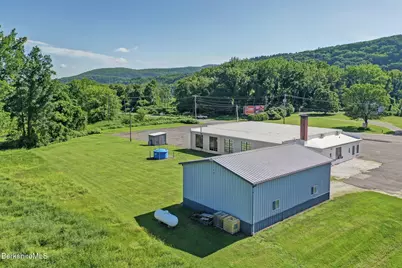 1955 N Main St, Sheffield, MA 01257 - Photo 3