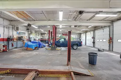 1955 N Main St, Sheffield, MA 01257 - Photo 11