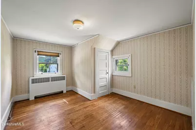 14 Prospect St, Great Barrington, MA 01230 - Photo 17
