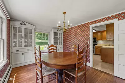 14 Prospect St, Great Barrington, MA 01230 - Photo 9