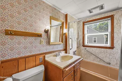 14 Prospect St, Great Barrington, MA 01230 - Photo 21