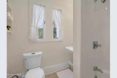 41 Main St #7, Stockbridge, MA 01262 - Photo 13