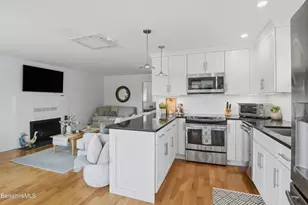 595 Lakeway Dr, Pittsfield, MA 01201 - Photo 11