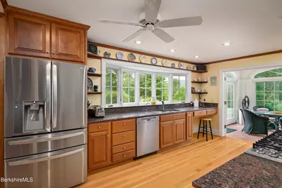 294 Bulkley St, Williamstown, MA 01267 - Photo 25