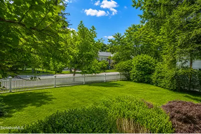 53 Main St, Stockbridge, MA 01262 - Photo 23