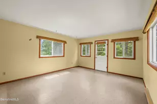 560 Crane Ave, Pittsfield, MA 01201 - Photo 25