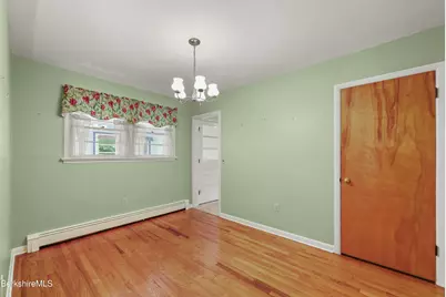 560 Crane Ave, Pittsfield, MA 01201 - Photo 15